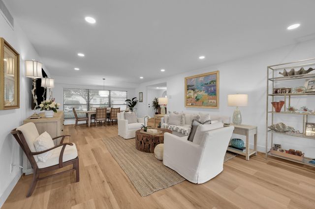 10 SE Turtle Creek Drive Unit B, Tequesta, FL 33469