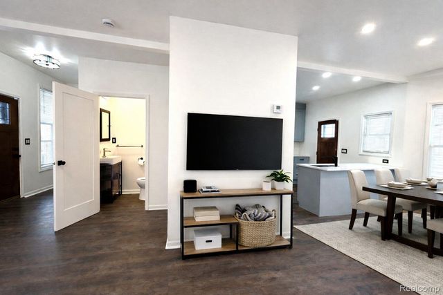 1203 W Euclid Street, Detroit, MI 48202