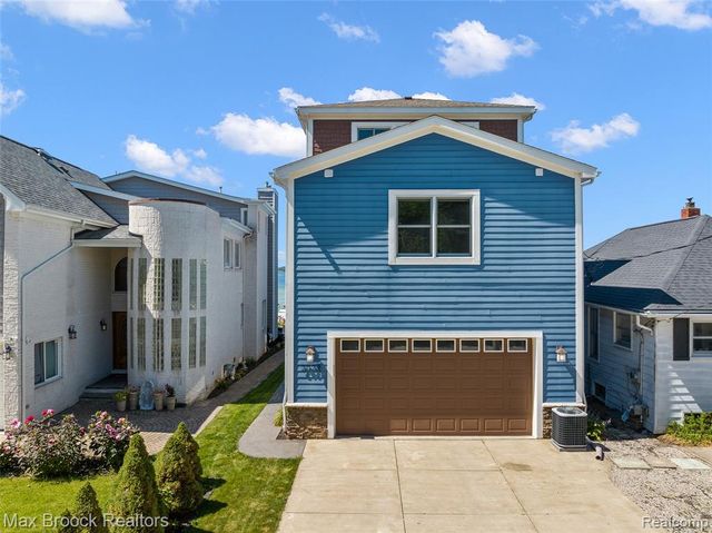 2022 Willow Beach Street, Keego Harbor, MI 48320