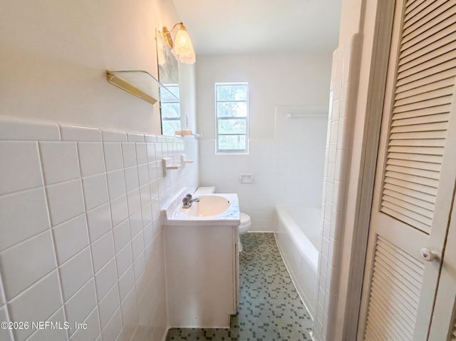 7073 COTILLION Road N, Jacksonville, FL 32211