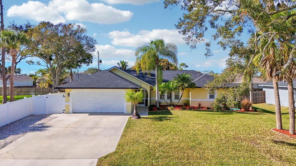 2374 SW Chateau Terrace, Port St. Lucie, Port St Lucie, FL 34953