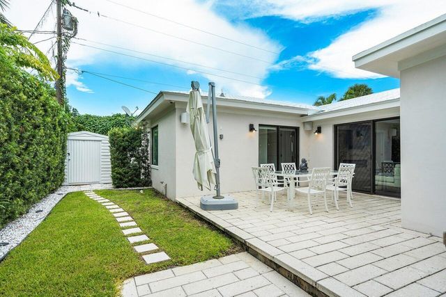 1117 Lake Drive, Delray Beach, FL 33444