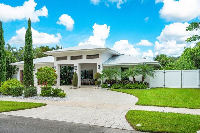 1117 Lake Drive, Delray Beach, FL 33444