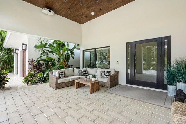 1117 Lake Drive, Delray Beach, FL 33444