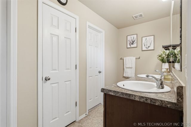 6620 N 128th East Avenue, Owasso, OK 74055