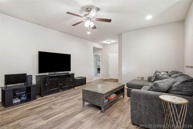 6620 N 128th East Avenue, Owasso, OK 74055