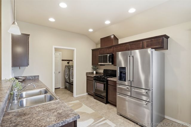 6620 N 128th East Avenue, Owasso, OK 74055