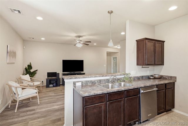 6620 N 128th East Avenue, Owasso, OK 74055