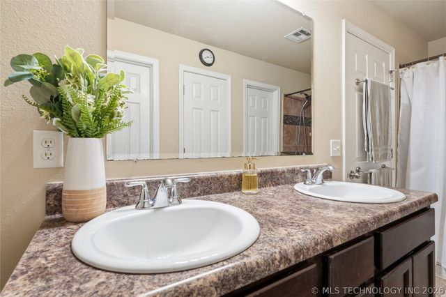 6620 N 128th East Avenue, Owasso, OK 74055