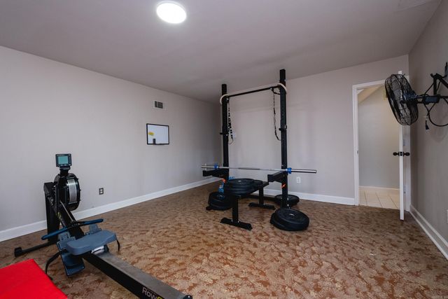 15 Roanne Court, Little Rock, AR 72211