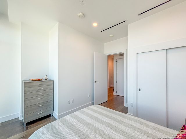 123 Lexington Ave Apt 1402, San Antonio, TX 78205