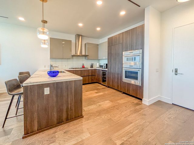 123 Lexington Ave Apt 1402, San Antonio, TX 78205