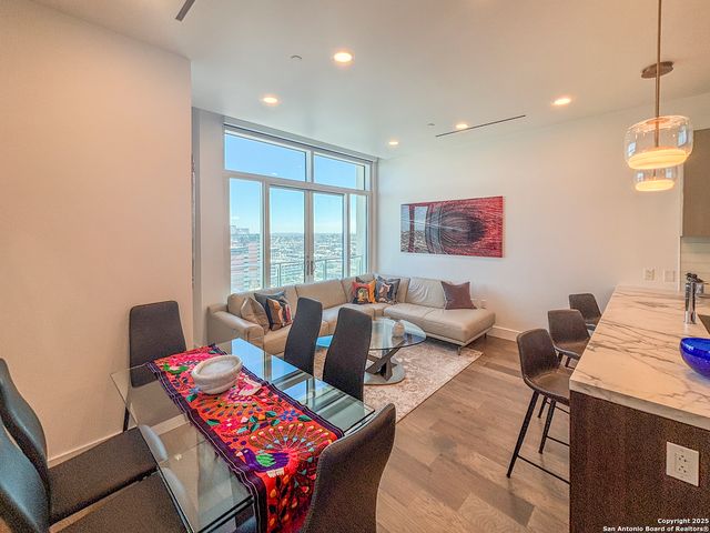 123 Lexington Ave Apt 1402, San Antonio, TX 78205
