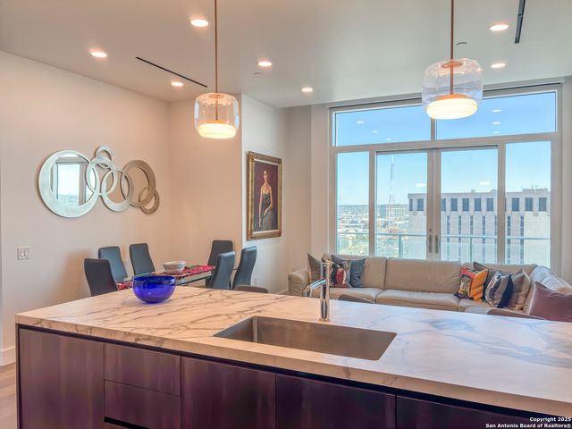 123 Lexington Ave Apt 1402, San Antonio, TX 78205