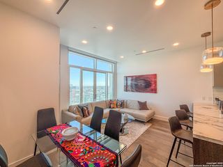 123 Lexington Ave Apt 1402, San Antonio, TX 78205