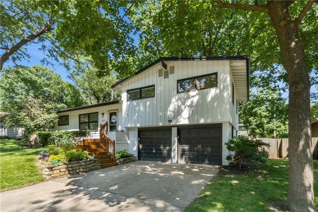7927 Windsor Street, Prairie Village, KS 66208