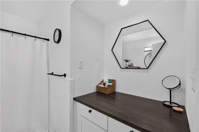 7927 Windsor Street, Prairie Village, KS 66208