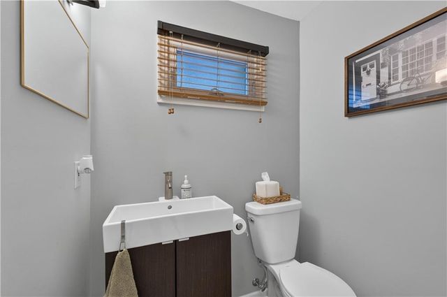 7927 Windsor Street, Prairie Village, KS 66208