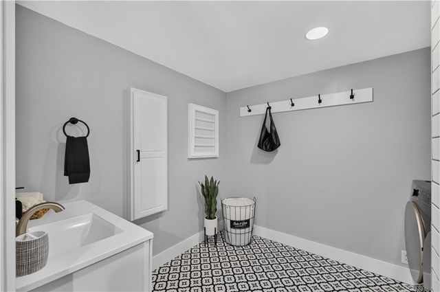 7927 Windsor Street, Prairie Village, KS 66208