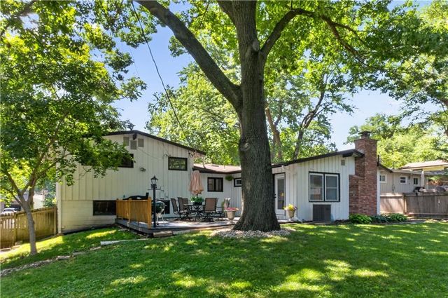 7927 Windsor Street, Prairie Village, KS 66208