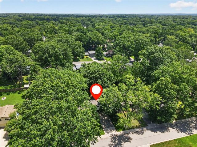 7927 Windsor Street, Prairie Village, KS 66208