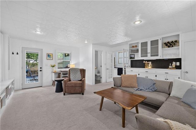 7927 Windsor Street, Prairie Village, KS 66208