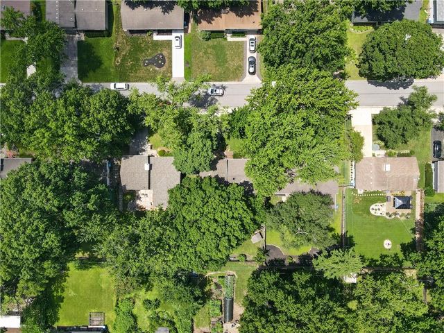 7927 Windsor Street, Prairie Village, KS 66208