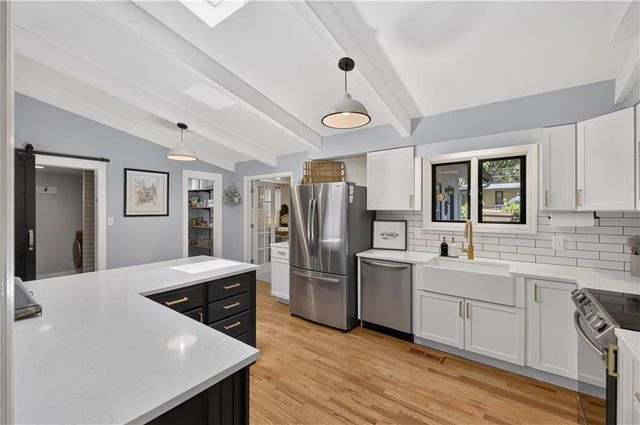 7927 Windsor Street, Prairie Village, KS 66208