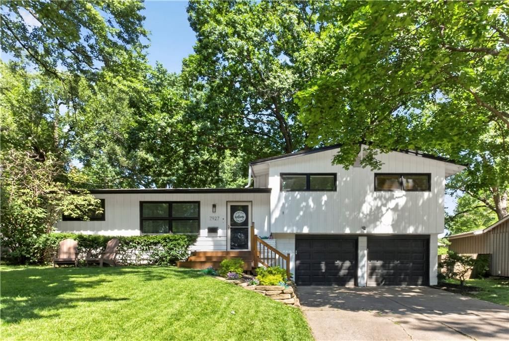 7927 Windsor Street, Prairie Village, KS 66208