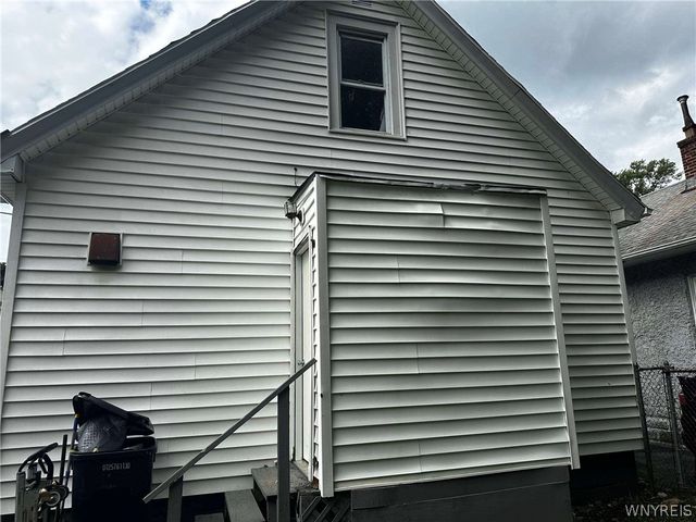 213 77th Street, Niagara Falls, NY 14304