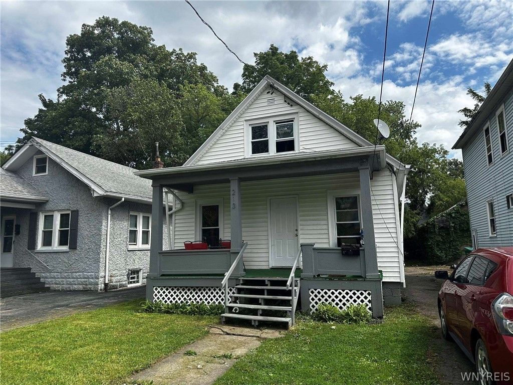 213 77th Street, Niagara Falls, NY 14304