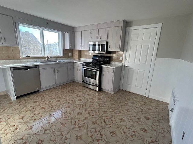 21-21a Carney St 2, Medford, MA 02155