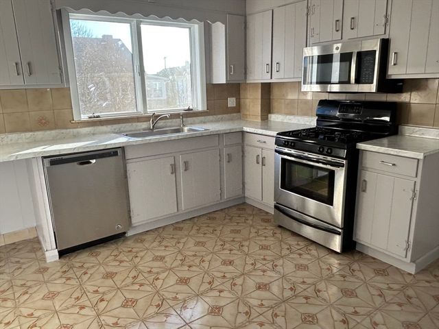 21-21a Carney St 2, Medford, MA 02155