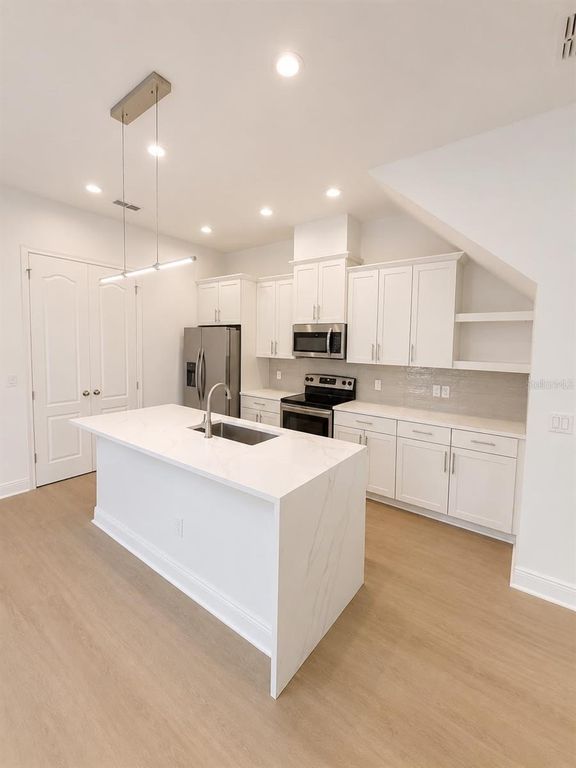 Image 6 of property listing at 8543 PINTER STREET, Orlando, FL 32827