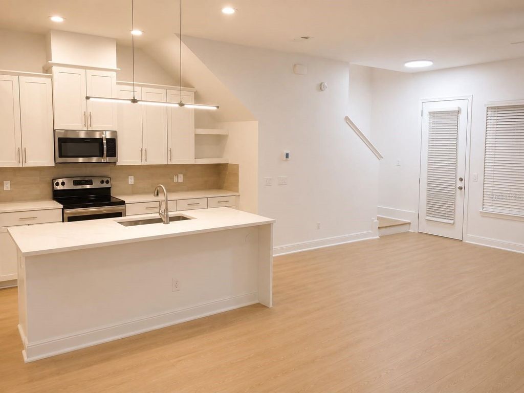 Image 7 of property listing at 8543 PINTER STREET, Orlando, FL 32827