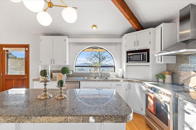 7061 Bennett Valley Rd, Santa Rosa, CA 95404