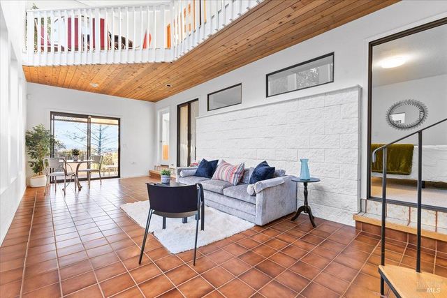 7061 Bennett Valley Rd, Santa Rosa, CA 95404