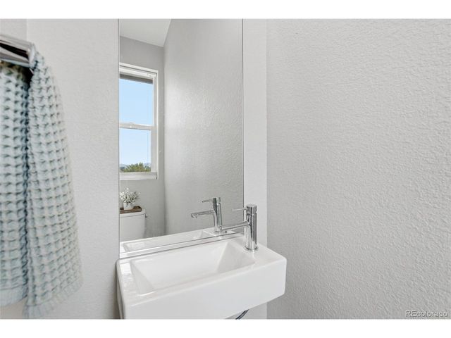5105 W 38th Ave 8, Denver, CO 80212