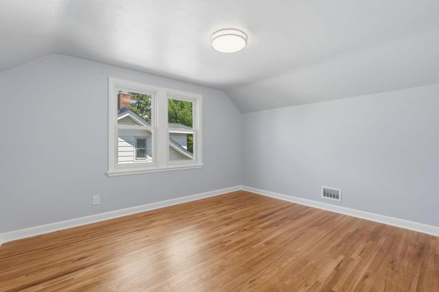 1877 Lacrosse Avenue, Saint Paul, MN 55119
