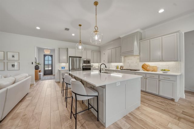 8110 Spanish Hills Drive, Benbrook, TX 76126