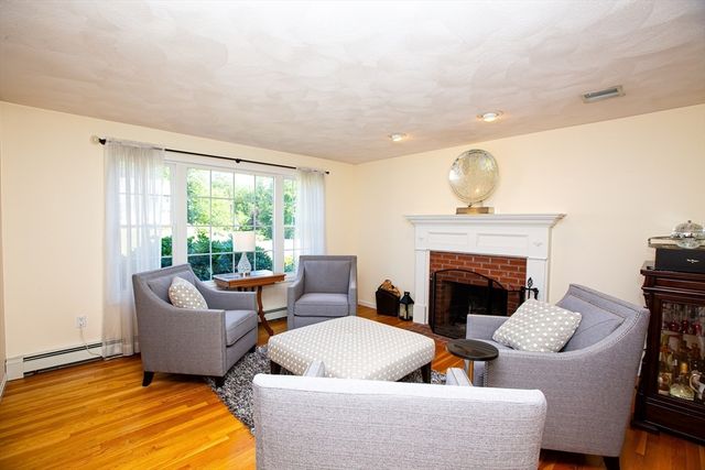 41 Christopher Dr, Attleboro, MA 02703