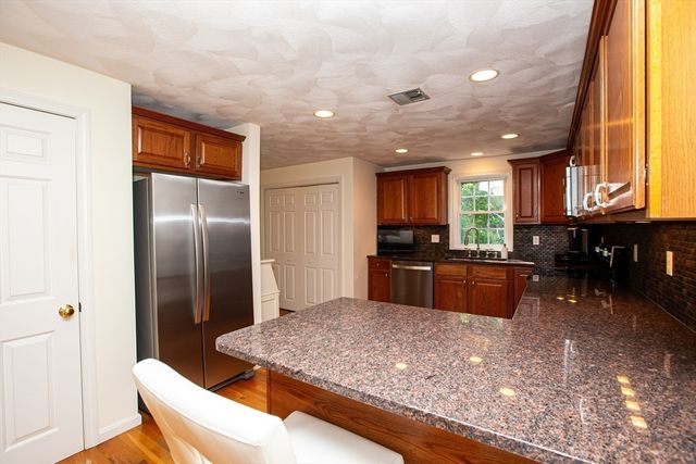 41 Christopher Dr, Attleboro, MA 02703