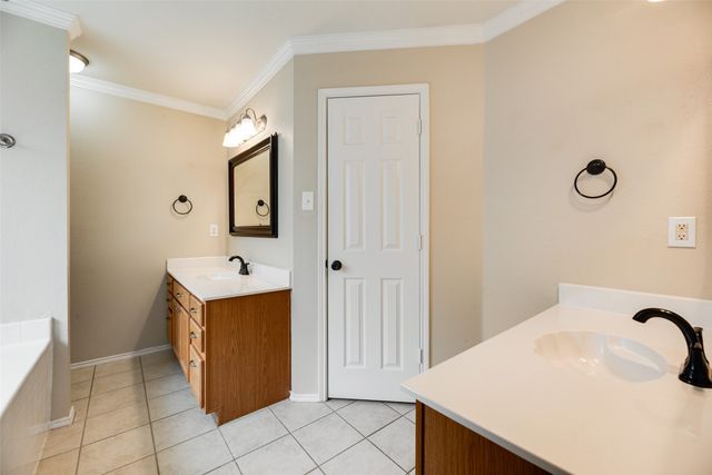 1913 Wahoo Drive, Mansfield, TX 76063