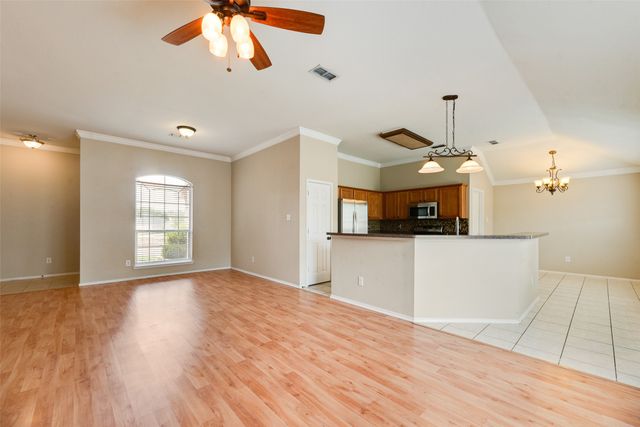 1913 Wahoo Drive, Mansfield, TX 76063