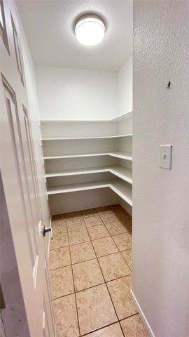 7811 Corona Court, Arlington, TX 76002