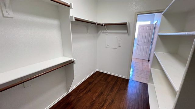 7811 Corona Court, Arlington, TX 76002