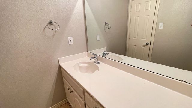 7811 Corona Court, Arlington, TX 76002