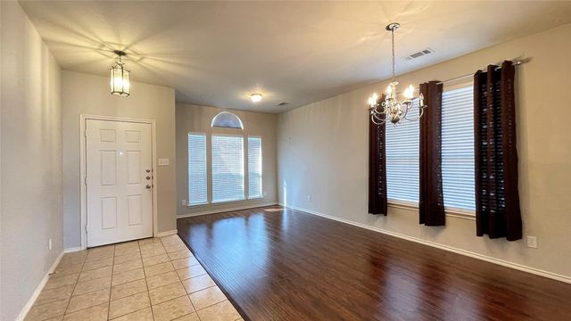 7811 Corona Court, Arlington, TX 76002