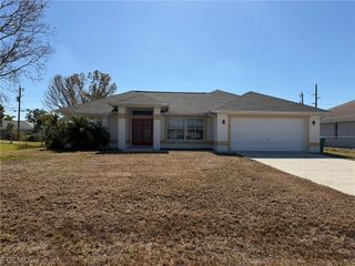 414 SE 7th ST, Cape Coral, FL 33990