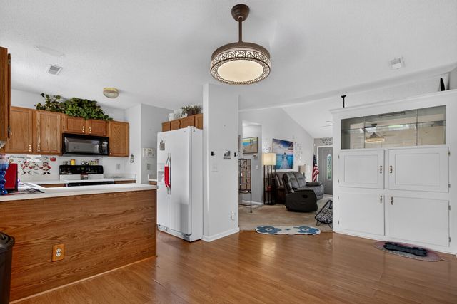 433 Courtland Drive, Summerville, SC 29486